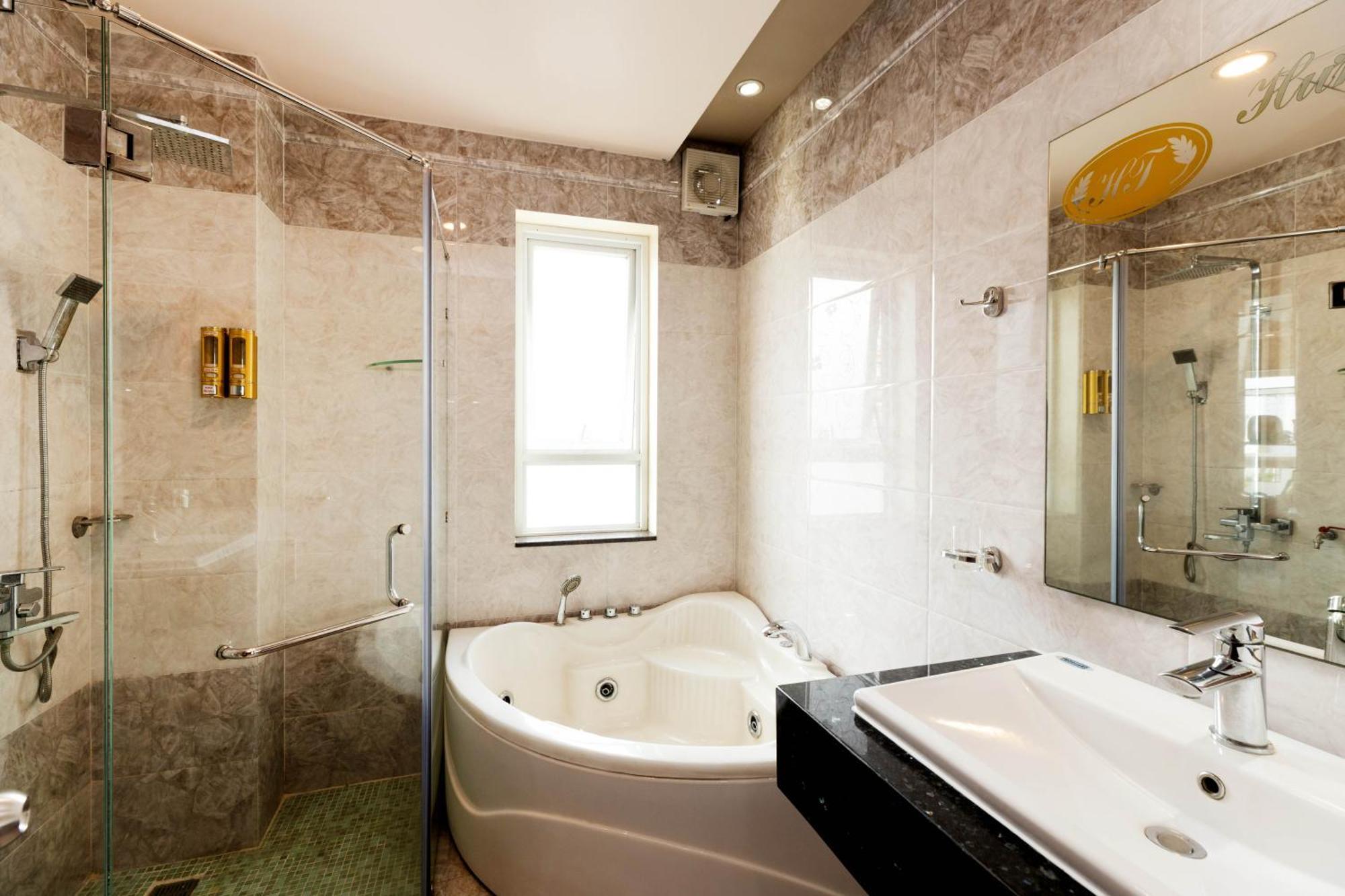 Hotel Hung Thanh Airport - Gan Sieu Thi Vincom