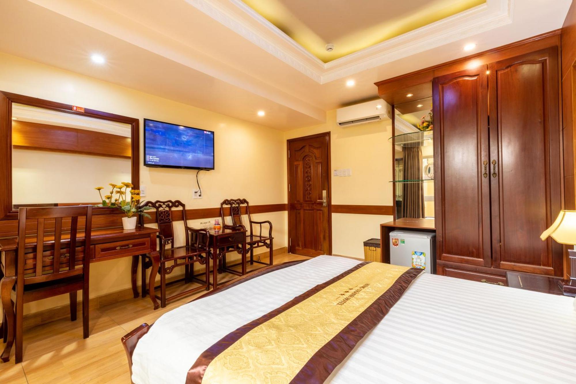 Hung Thanh Airport - Gan Sieu Thi Vincom Hotel 3*
